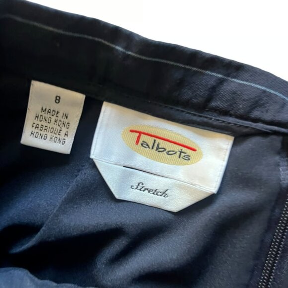 Talbots Navy Pencil Skirt, Size 8, 100% Wool w/lining, Slit Back, Pleat Front - Picture 4 of 7